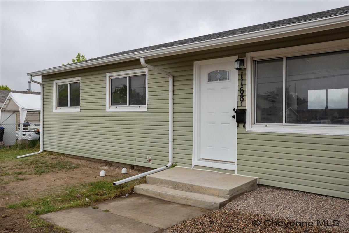 Property Photo: 1168 W Leisher Rd WY 82007