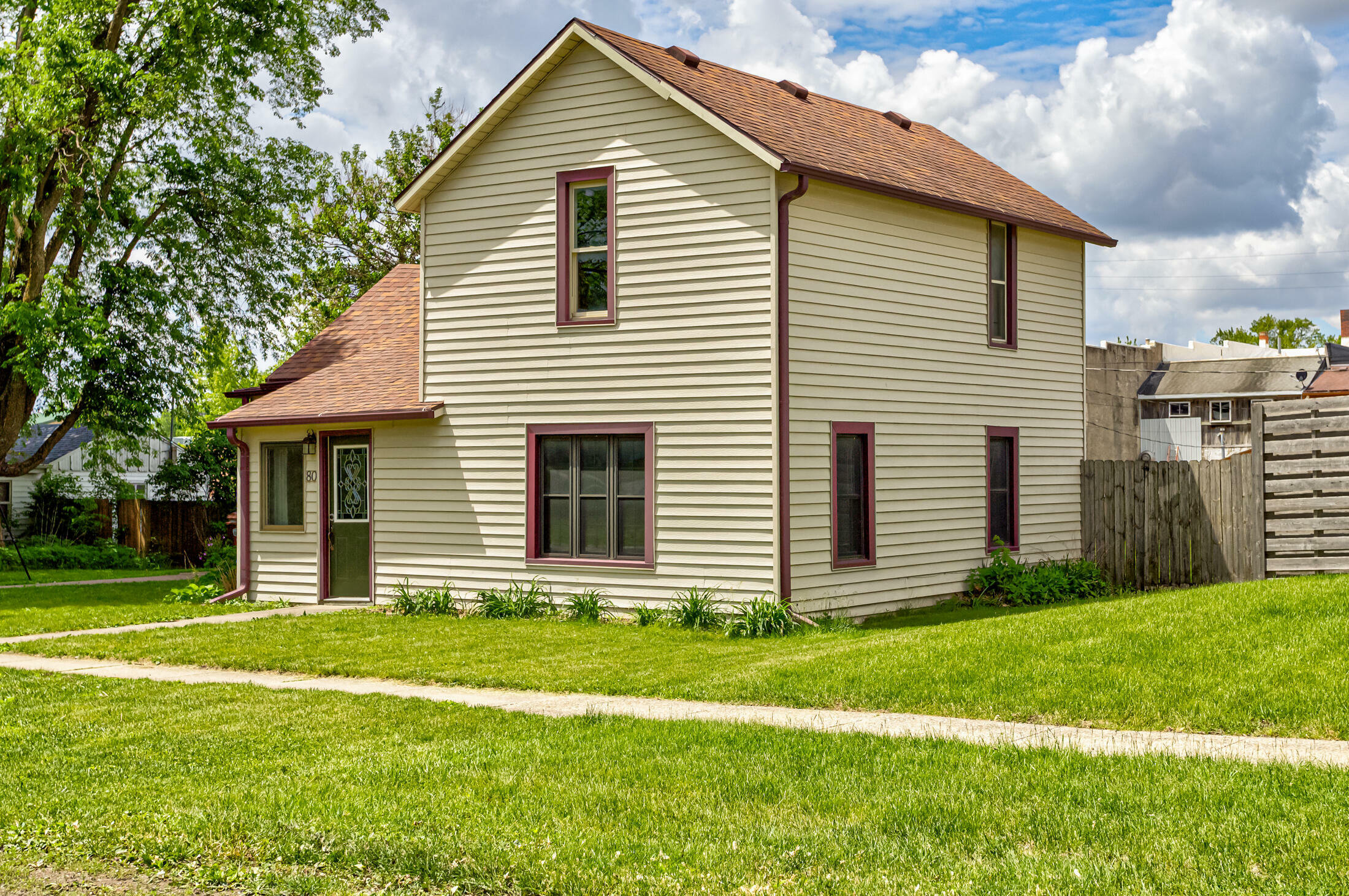 Property Photo: 80 Maxwell Street IA 50161
