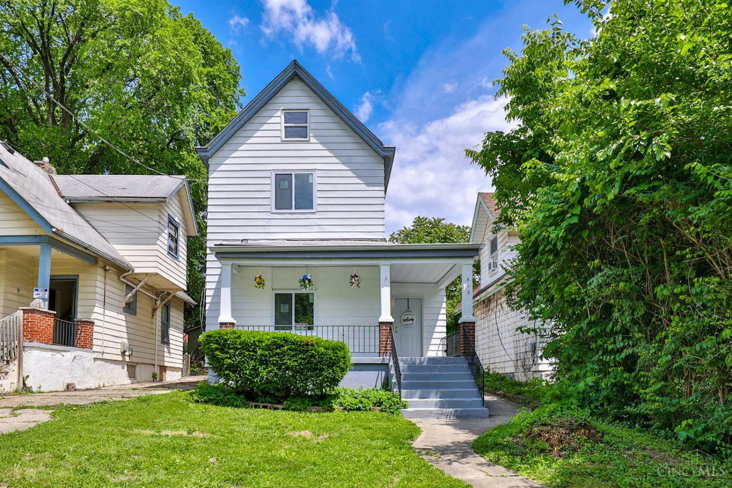 Property Photo: 812 Fairbanks Avenue OH 45205