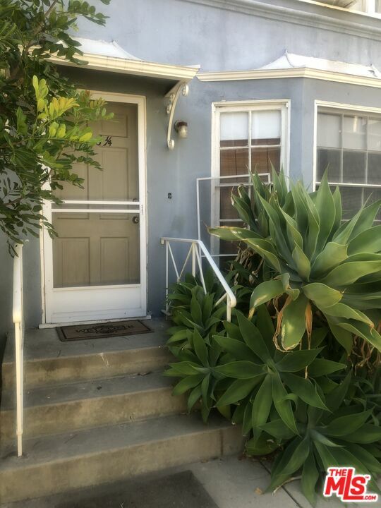 Property Photo: 460 460 1/4 Kelton Ave CA 90024