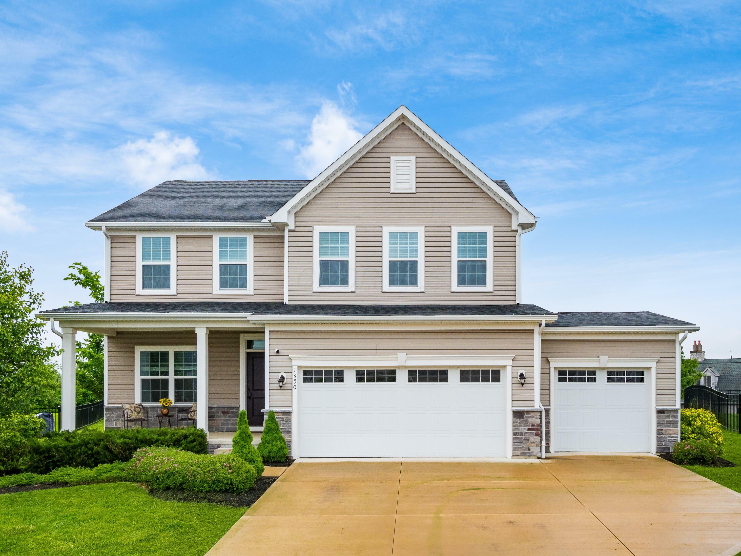 Property Photo:  1350 Redtop Court  OH 43040 