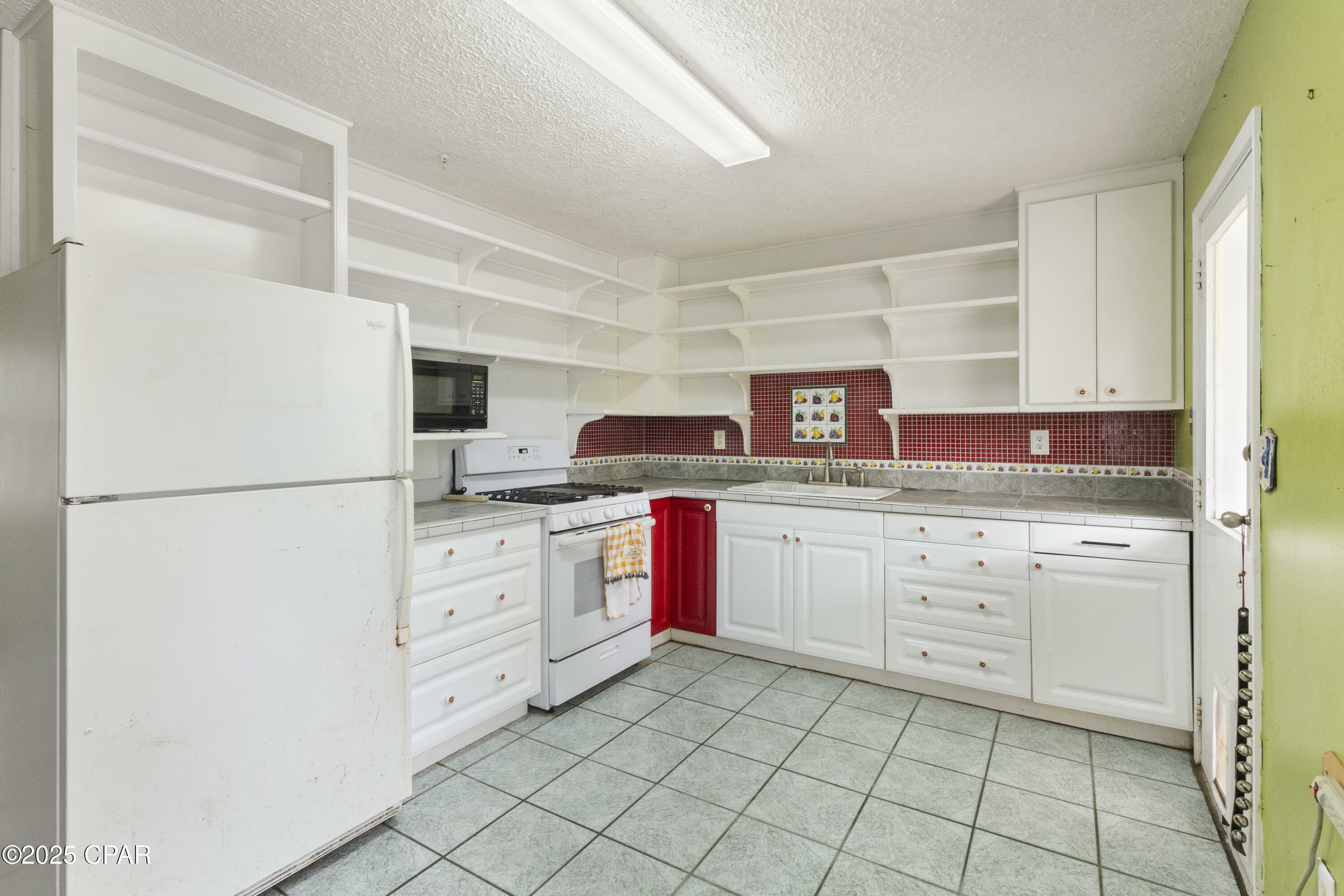 Property Photo: 815 Huntington Drive FL 32401
