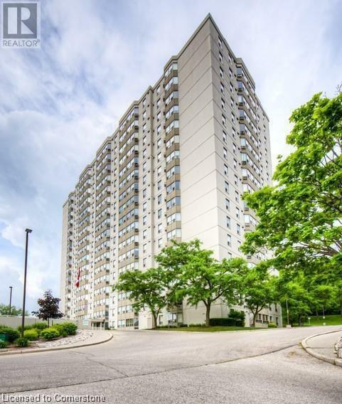 Property Photo: 35 Green Valley Drive 1806 ON N2P 2A5