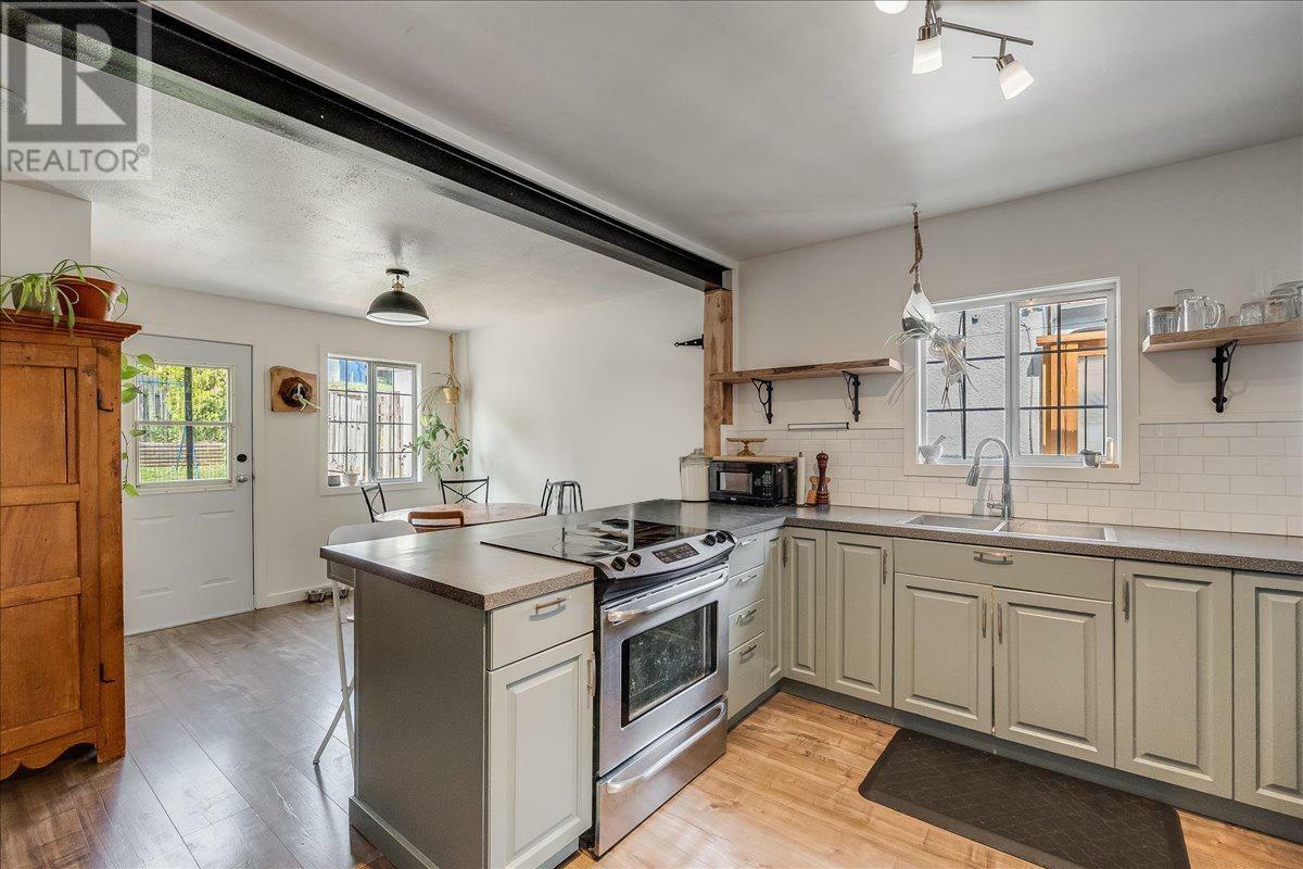Property Photo: 1644 Leroi Avenue BC V0G 1Y0