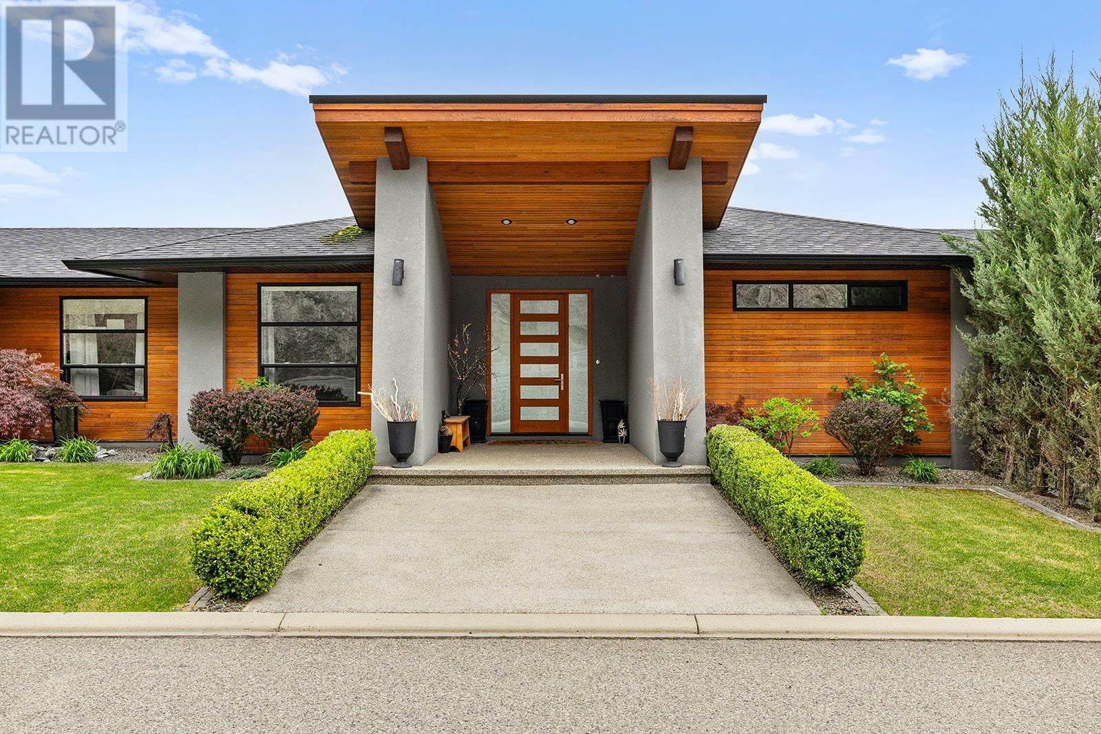 Photo de la propriété: 718 Highpointe Drive BC V1V 2Y1