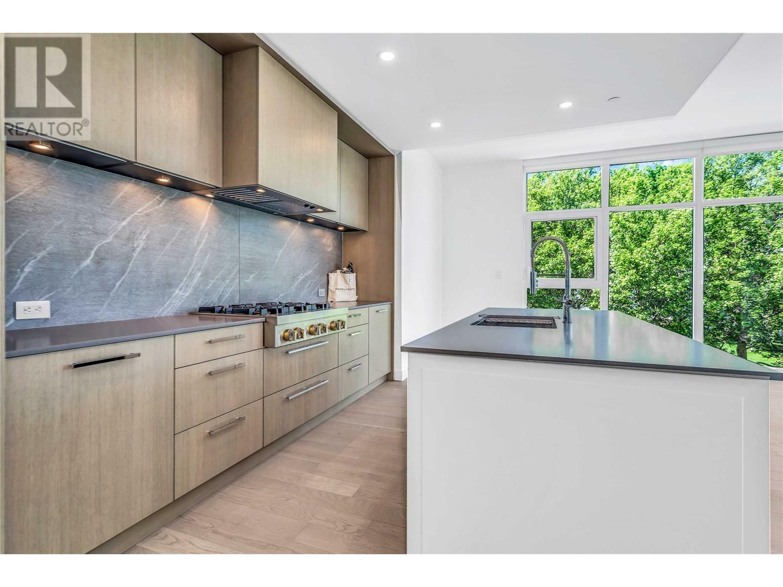 Property Photo: 3389 Lakeshore Road 316 BC V1W 0G5