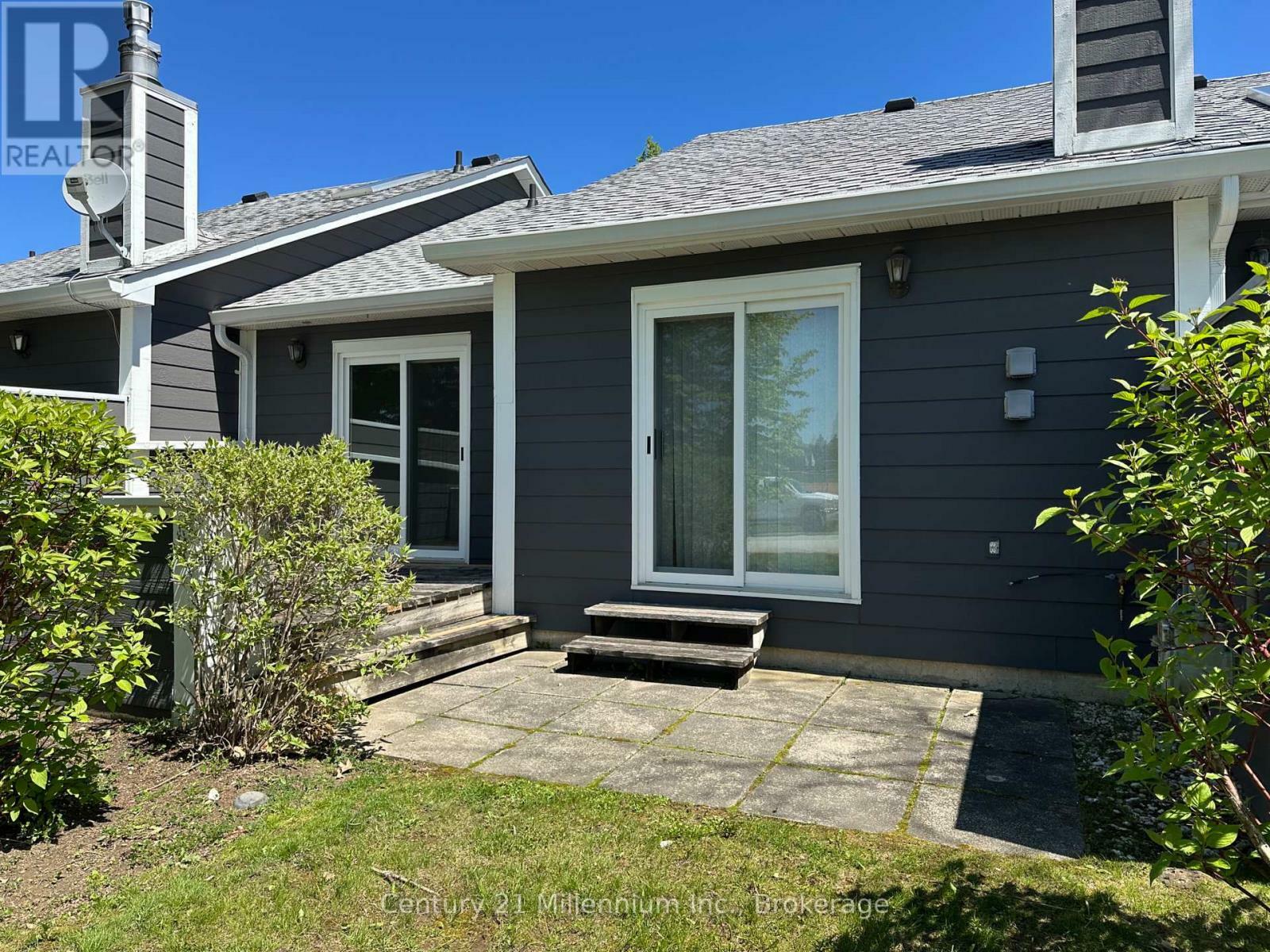 Property Photo: 100 Alice Street West 74 ON N0H 2P0