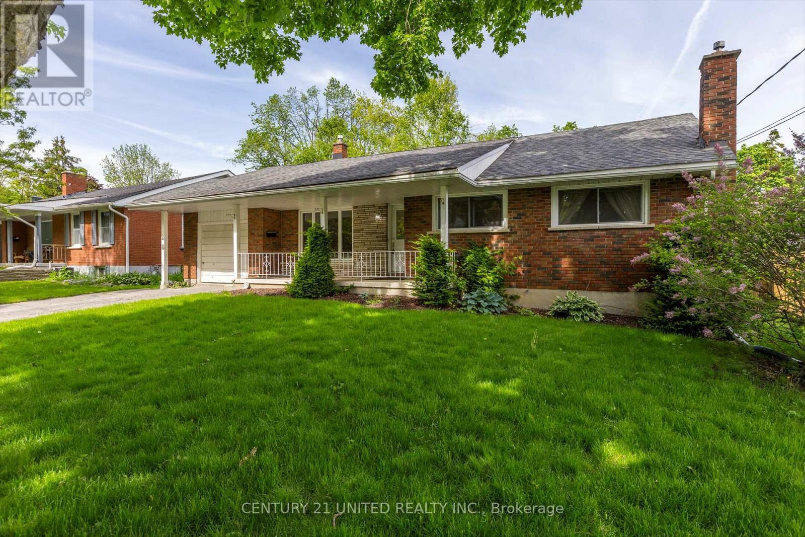 Property Photo: 28 Larchwood Avenue ON K9J 1M6