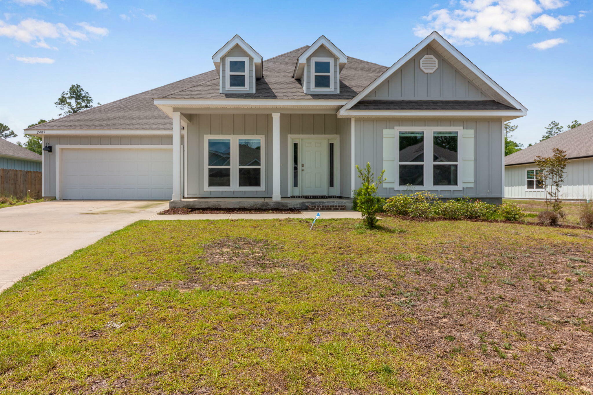 Property Photo: 2409 Dakota Way FL 32536