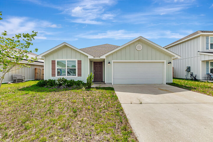 Property Photo:  205 Laurel Hill Street  FL 32539 