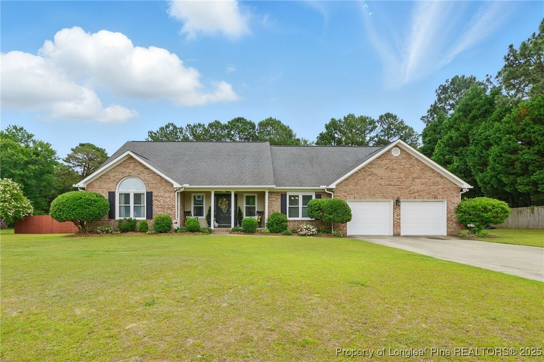 Property Photo: 829 Foxcroft Drive NC 28311