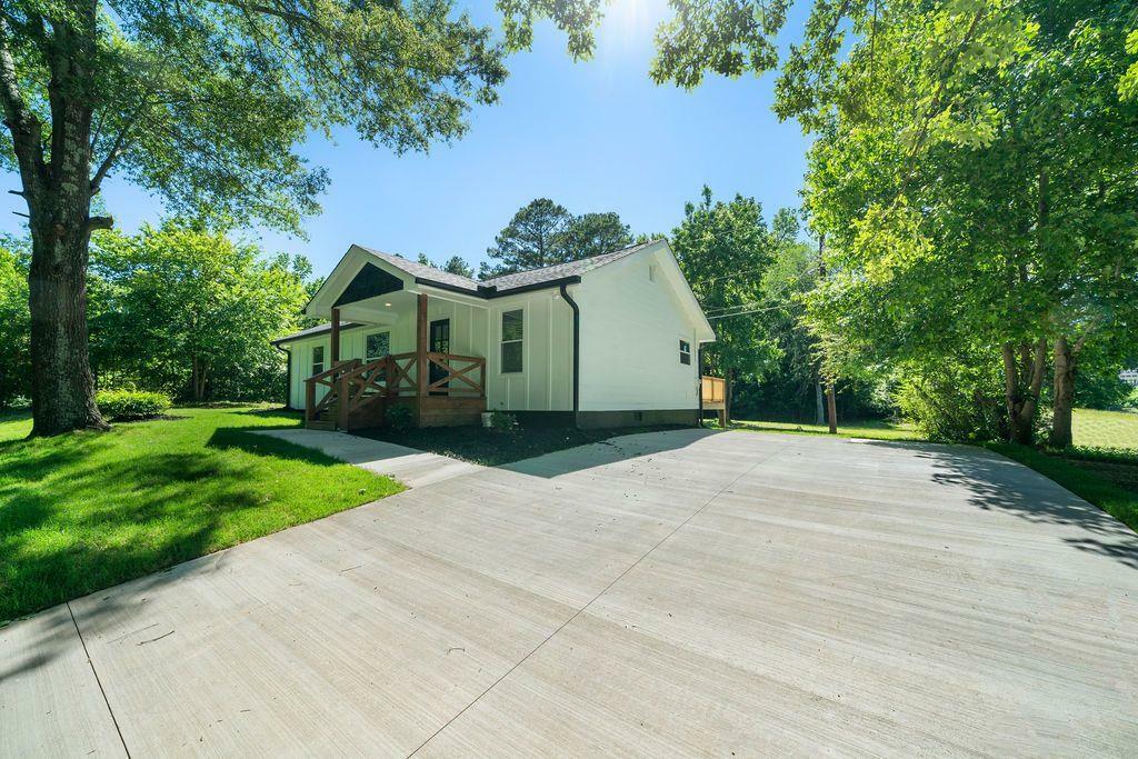 Property Photo: 6 W Point Drive SE GA 30147