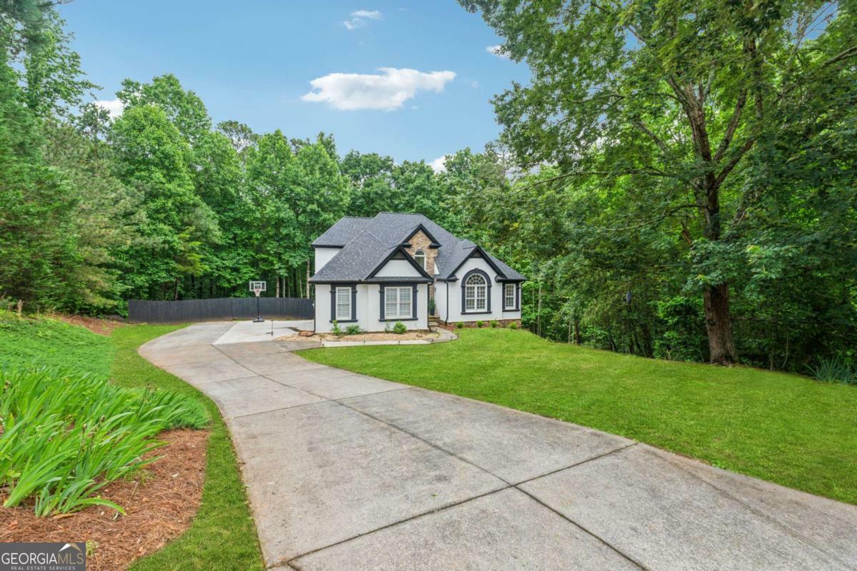 Property Photo: 827 Holly Ridge GA 30115