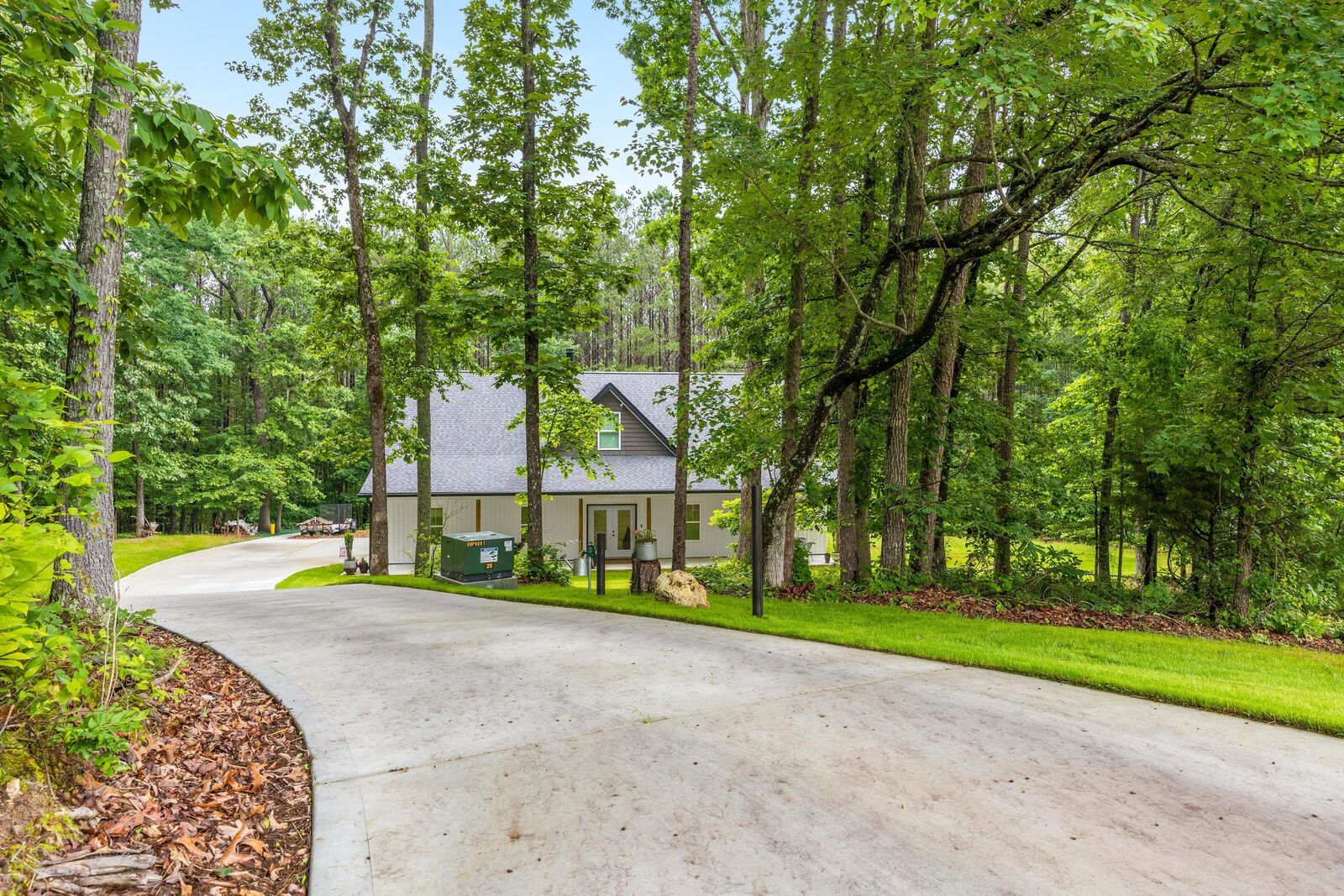 Property Photo: 8331 Troubadour Way TN 37363