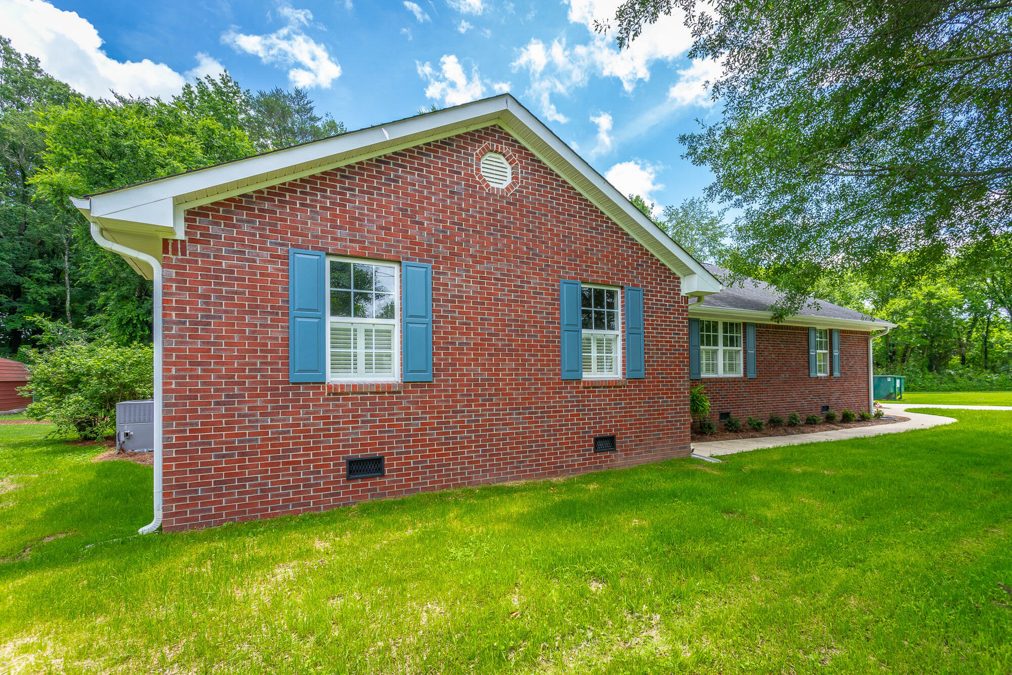 Property Photo: 195 Byron Street TN 37347