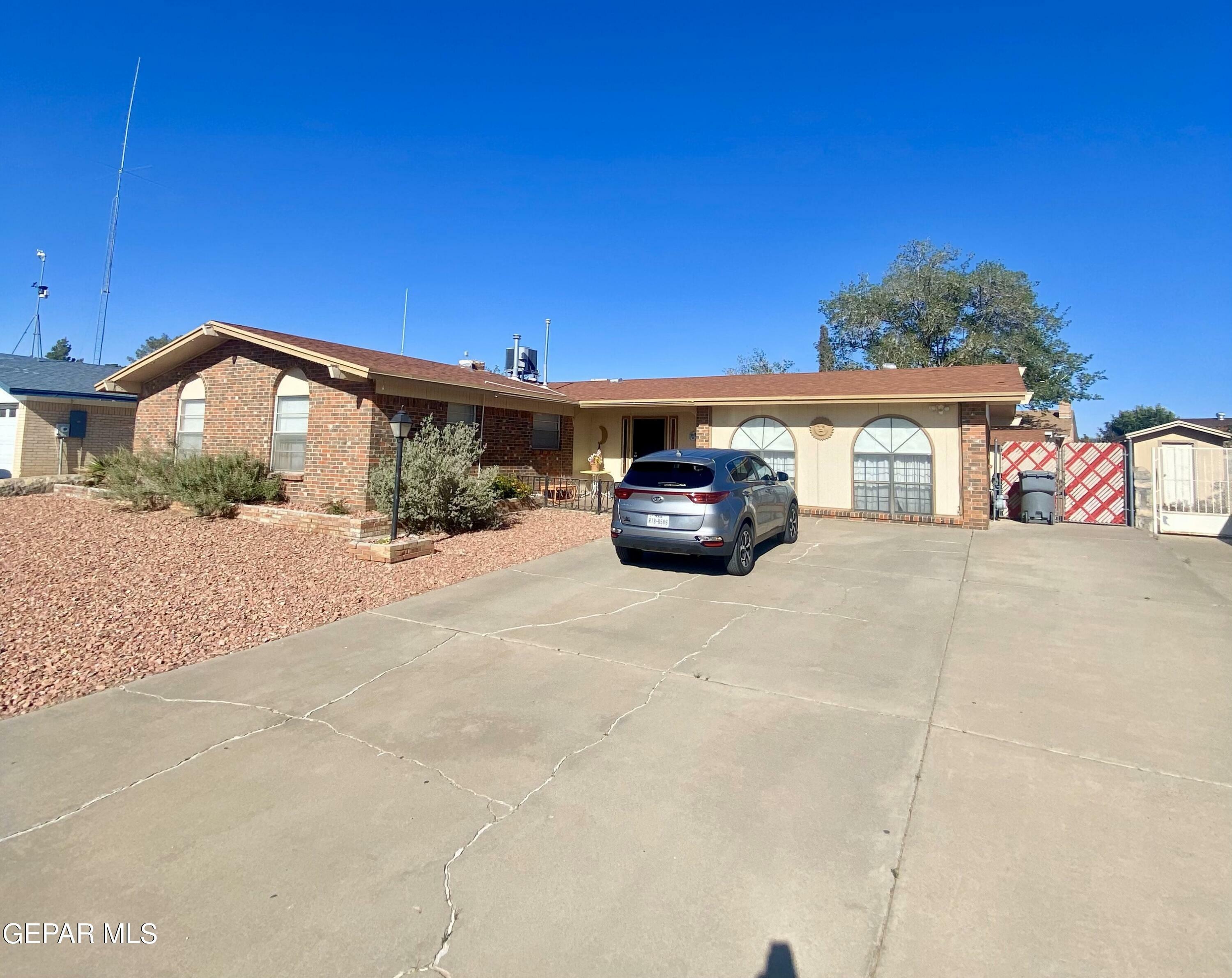 Property Photo:  3008 Gaston Drive  TX 79935 
