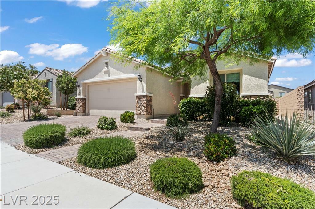 Property Photo: 10416 Skye Arroyo Avenue NV 89166