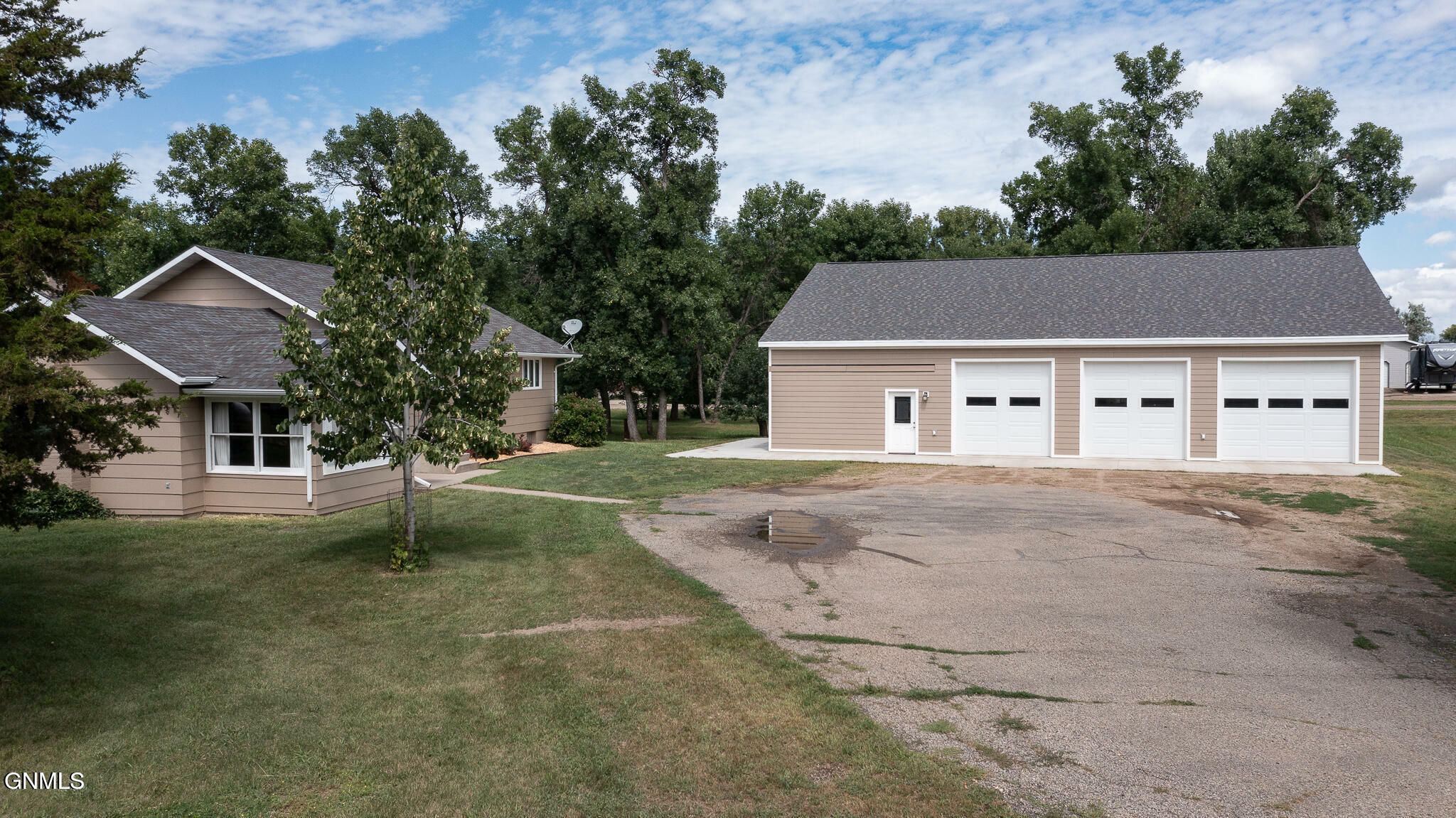 Property Photo: 5485 Nordic Place ND 58503