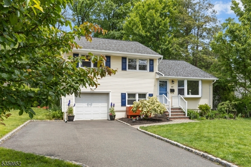 Property Photo:  197 Pleasant Ave  NJ 07023 