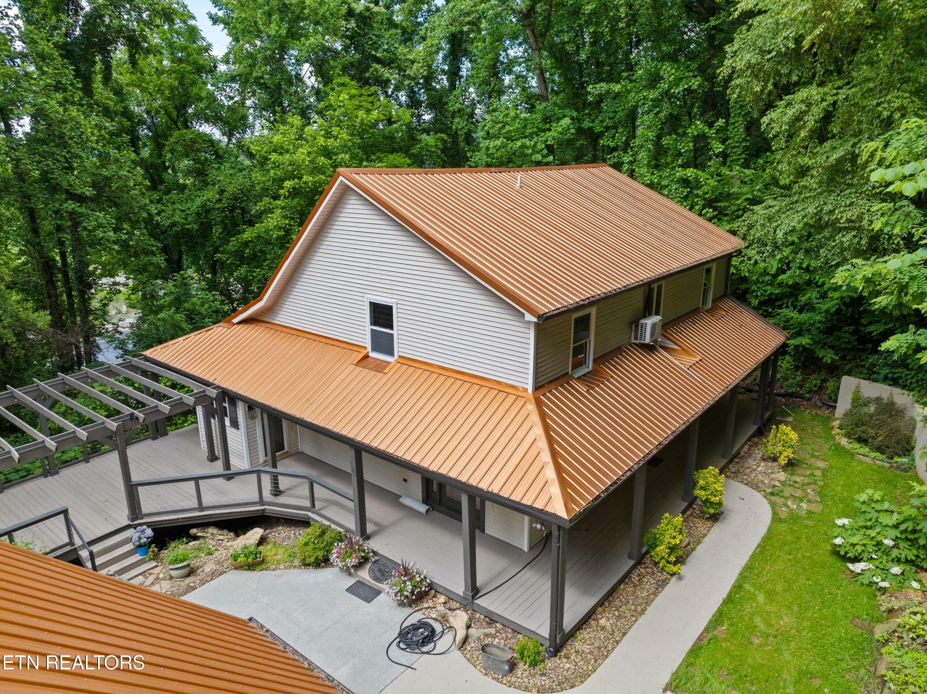 Property Photo: 120 Kingdom Lane TN 37886