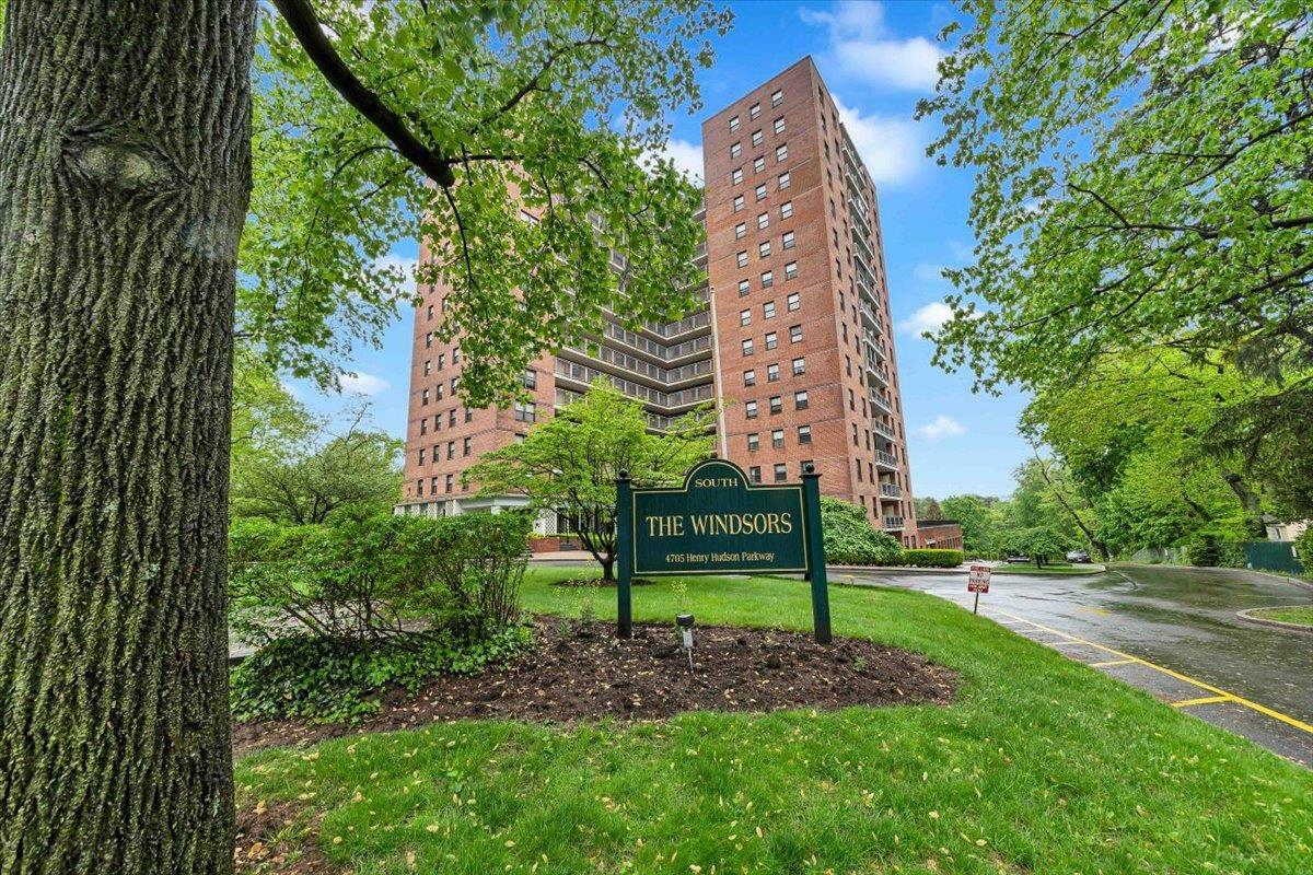 Property Photo: 4705 Henry Hudson Parkway W 7F NY 10471