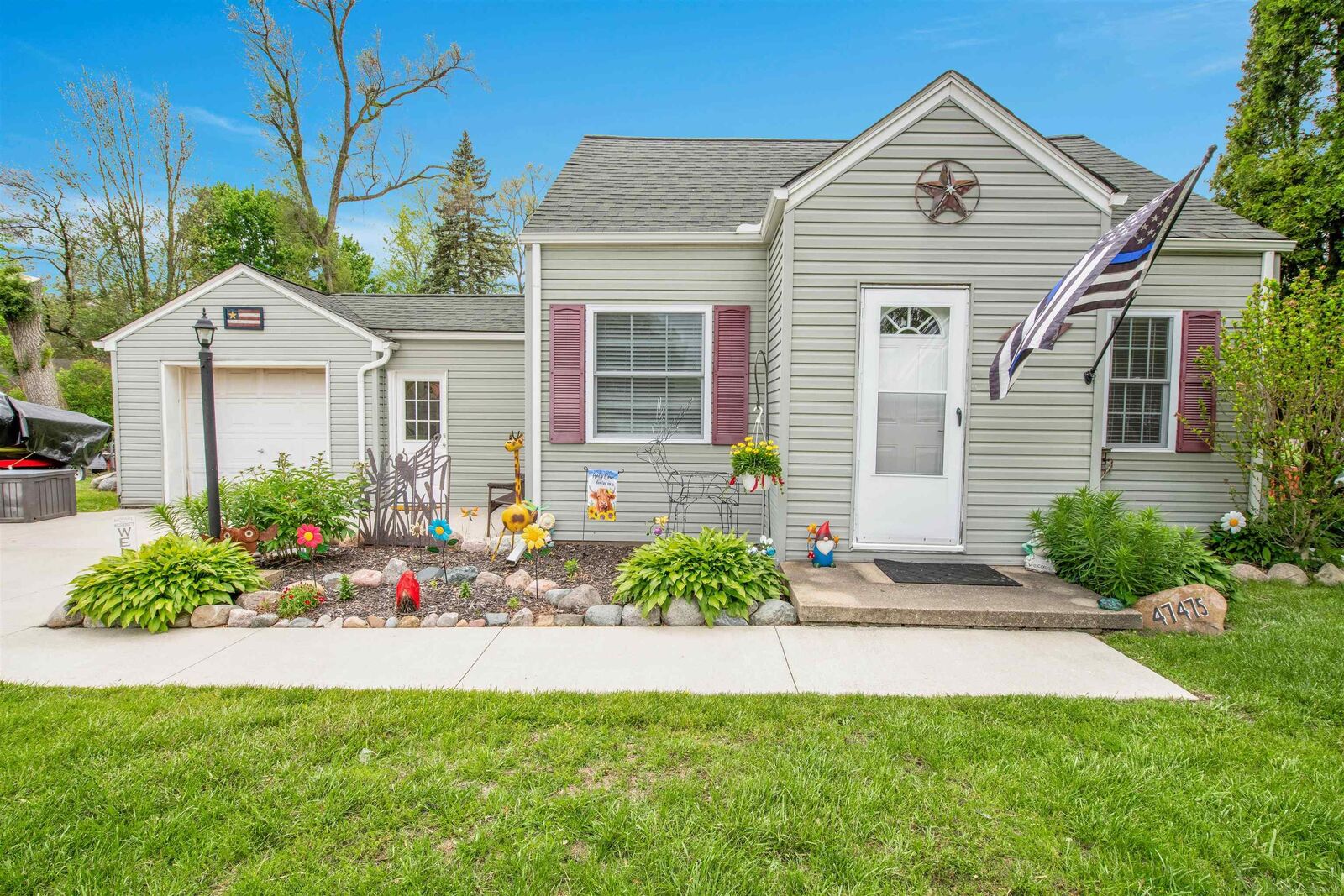 Property Photo:  47475 Betty Street  MI 48317 