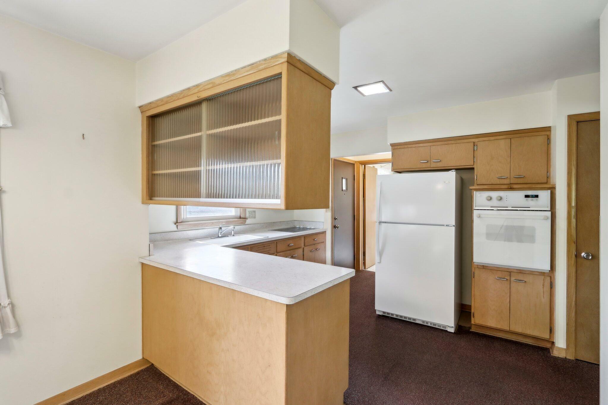 Property Photo: 1424 S Arcadian Dr WI 53151
