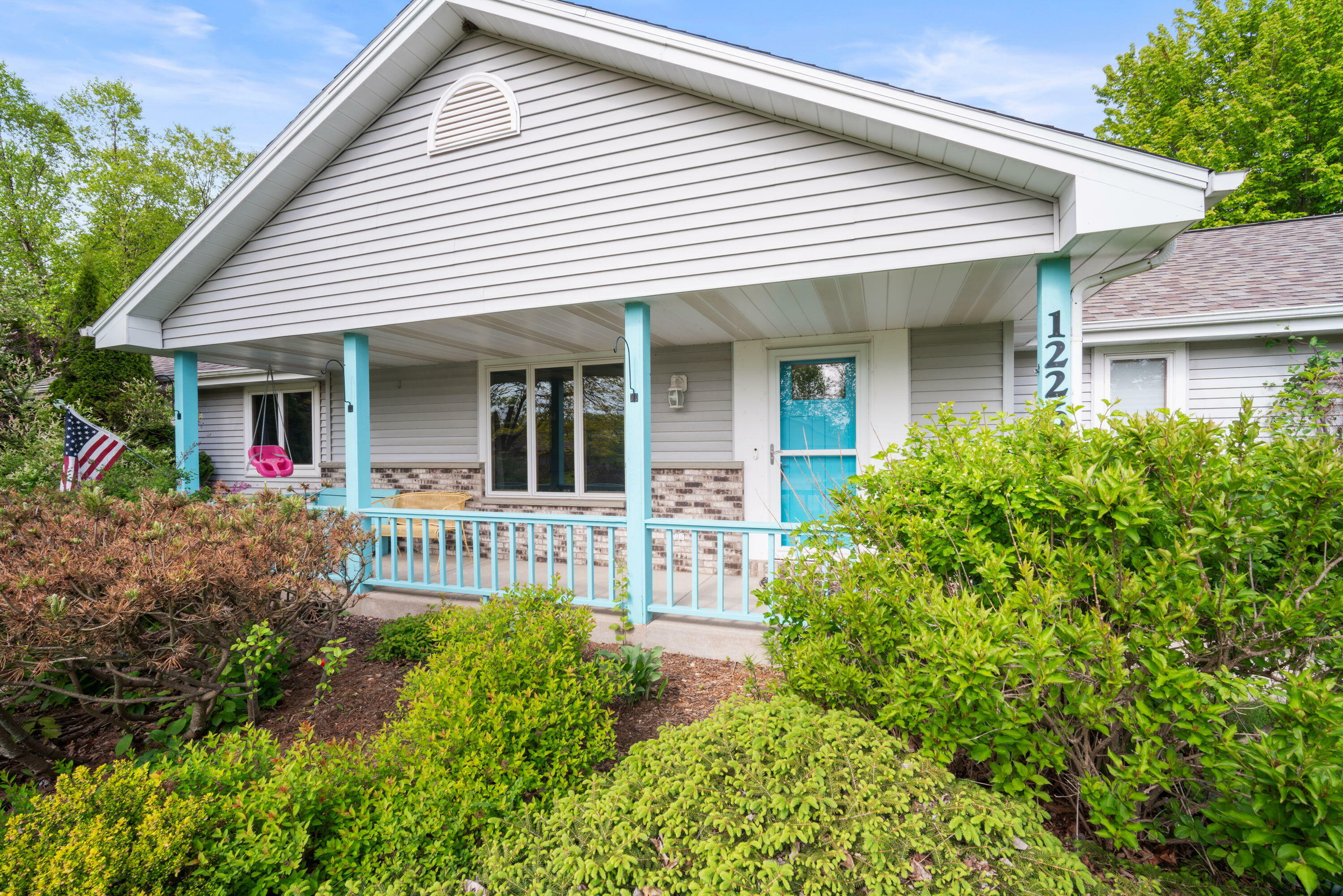 Property Photo: 1226 Villa Park Dr WI 53090