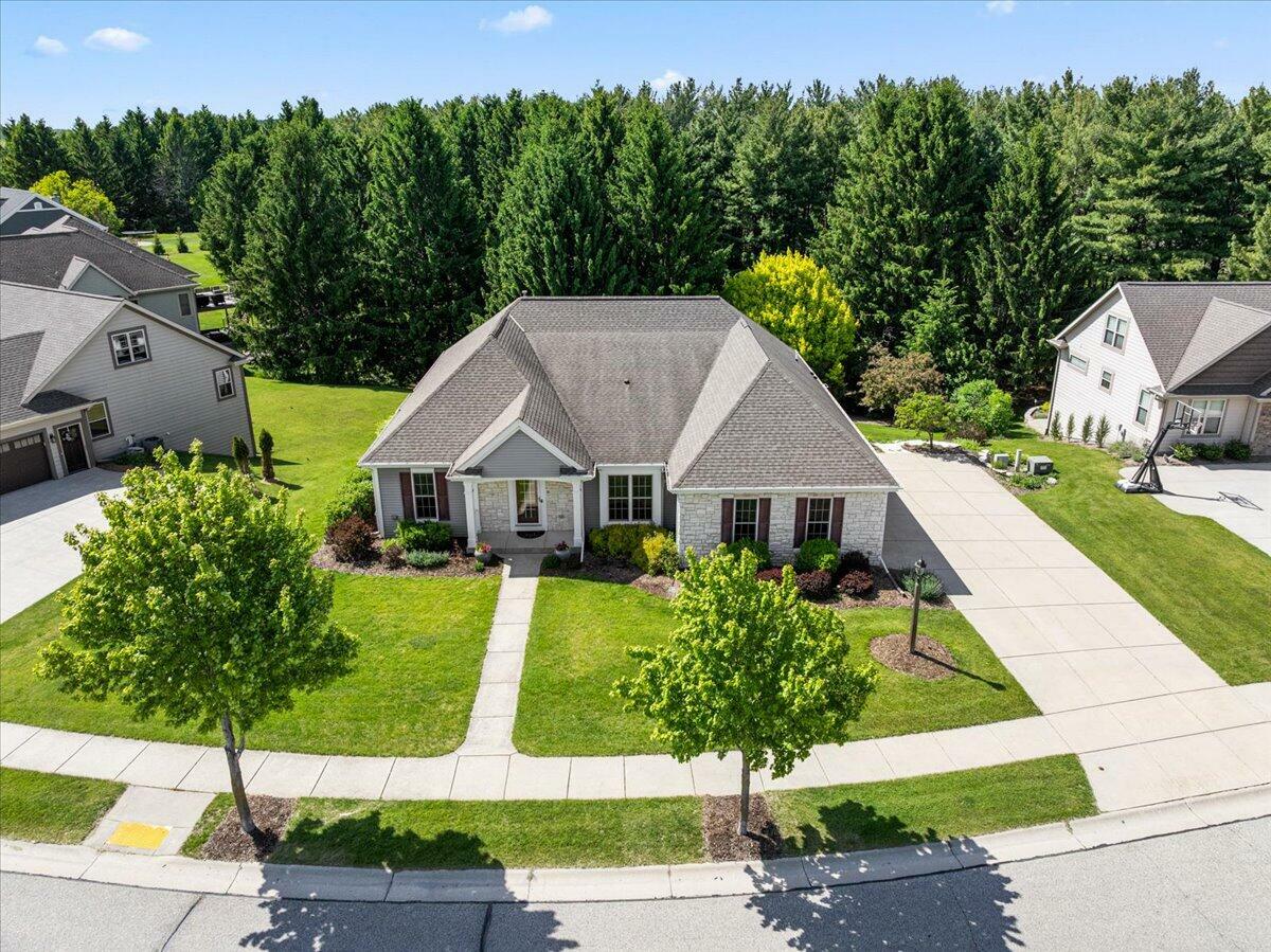 Property Photo: 2834 Gateway Ave WI 53027