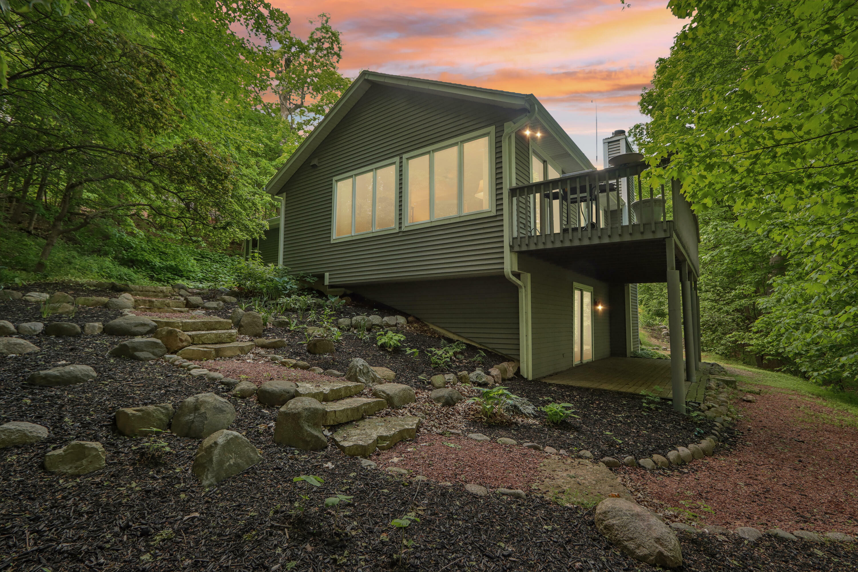 Property Photo: 16625 Tanglewood Dr WI 53005