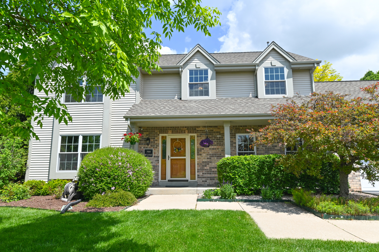 N66w13568 Crestwood Dr  Menomonee Falls WI 53051 photo