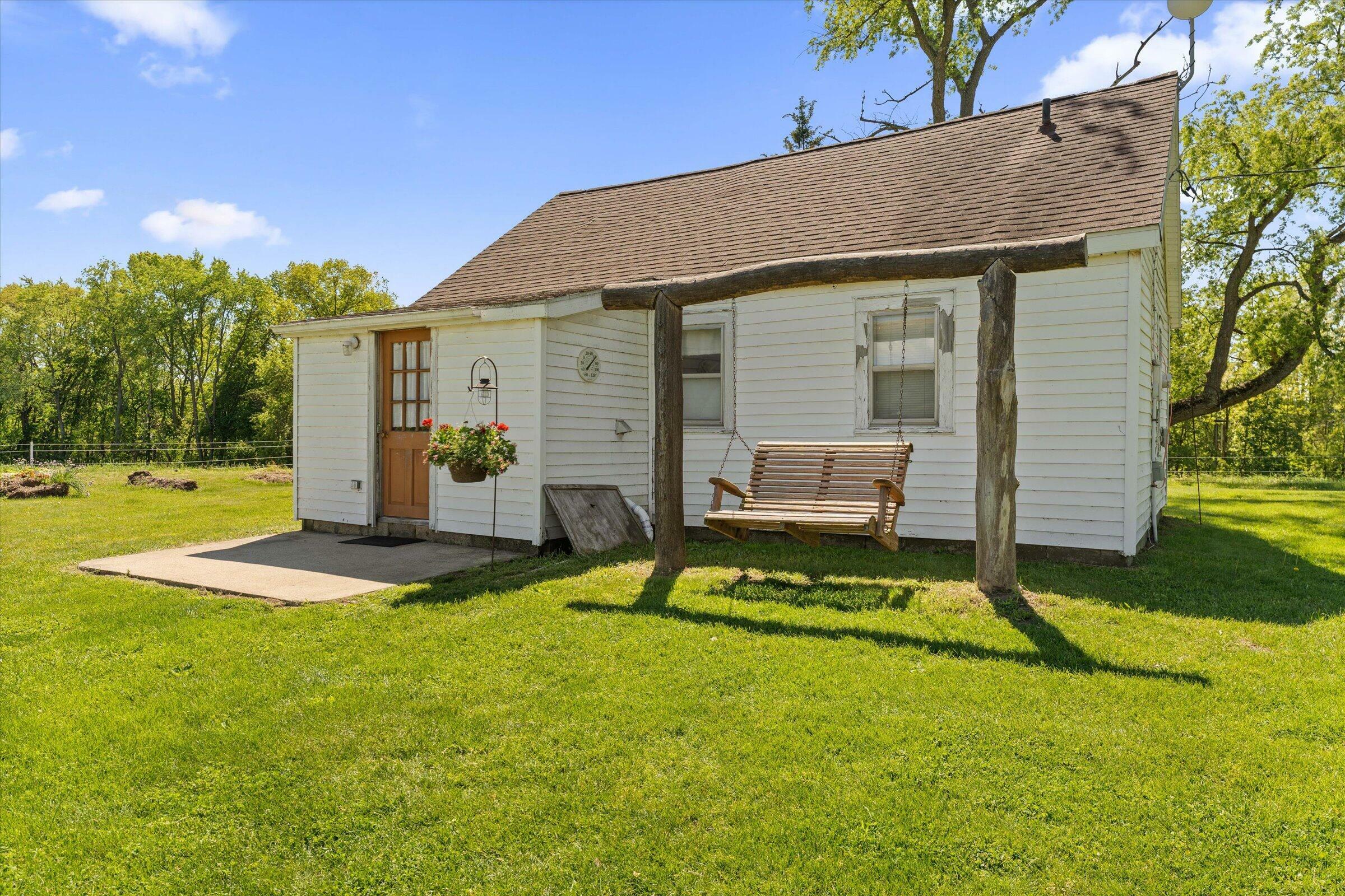 Property Photo: 1915 N US Hwy 31 MI 49120