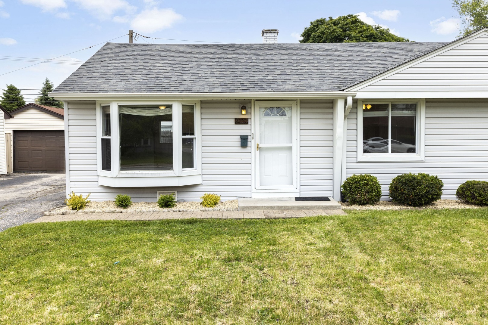 Property Photo: 9021 S Knox Avenue IL 60456