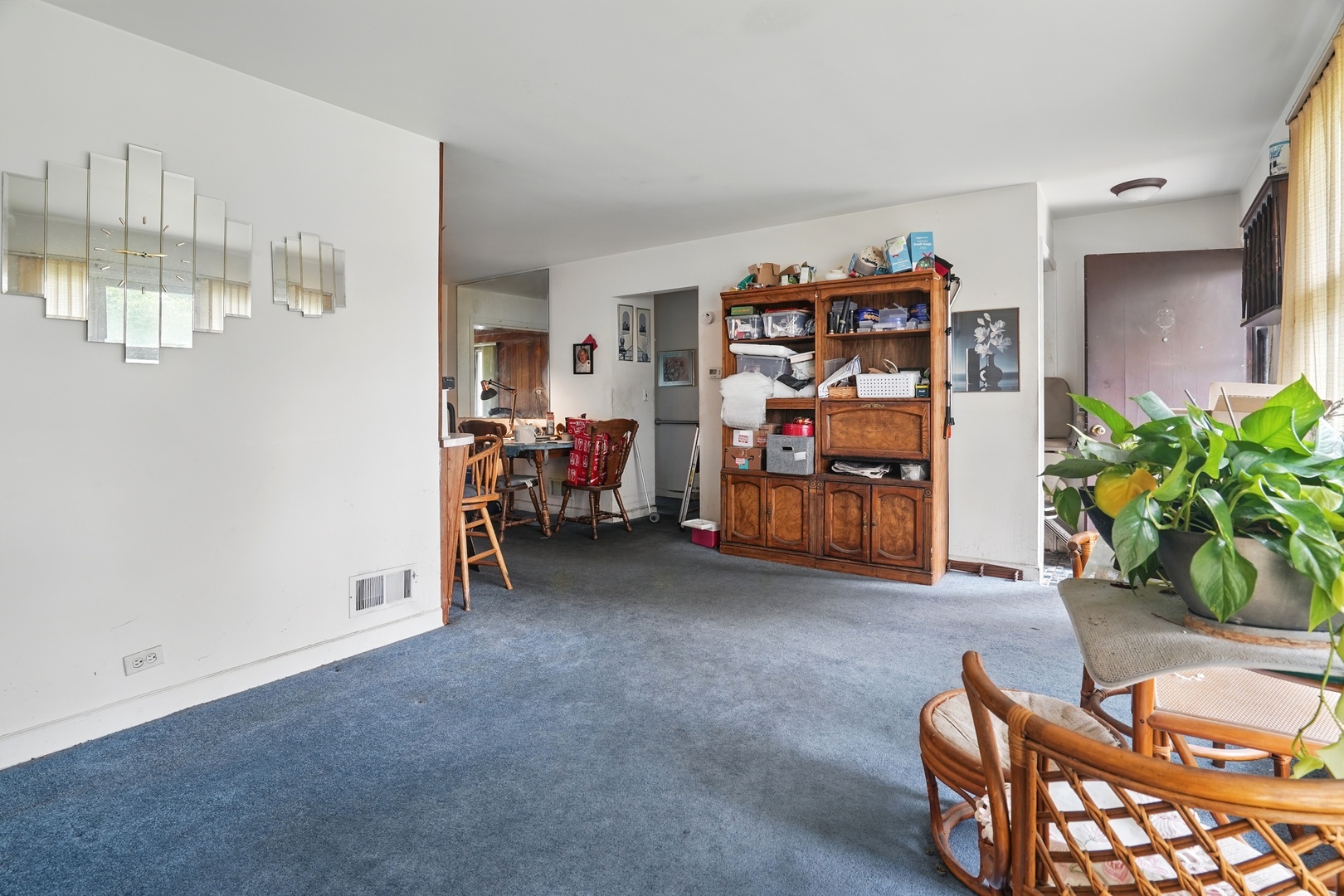 Property Photo: 241 N Hamlin Avenue IL 60068