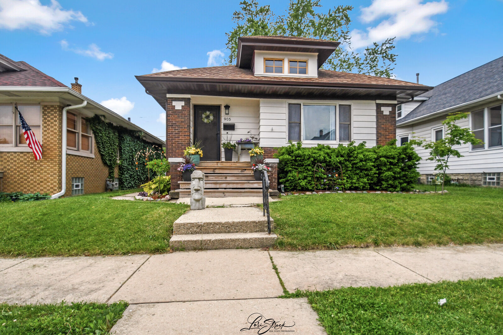 Property Photo:  905 Kelly Avenue  IL 60435 