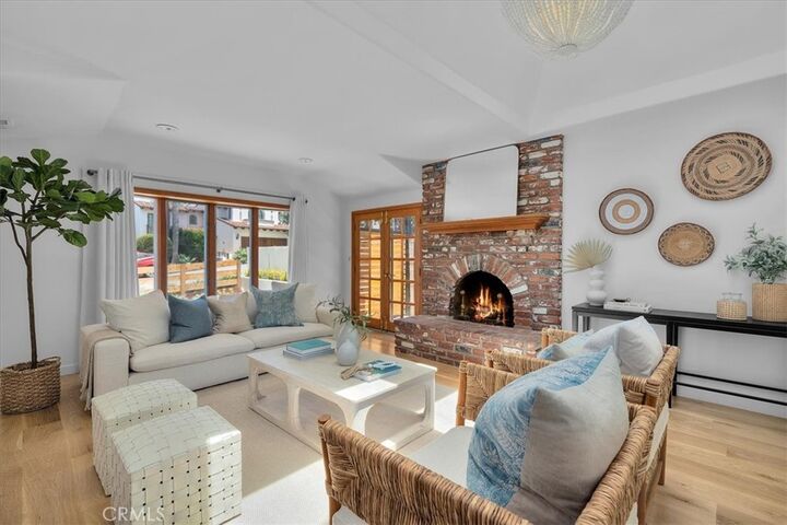 Property Photo: 1330 8th Street CA 90266