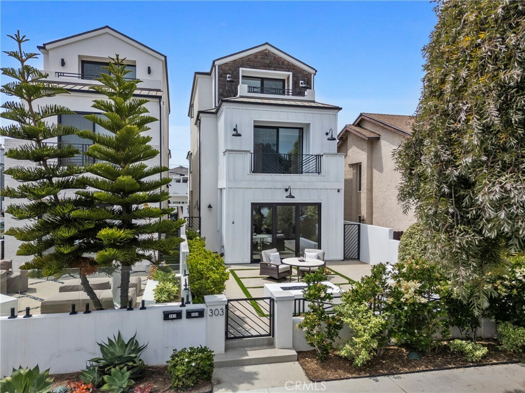 303 12th Street  Huntington Beach CA 92648 photo