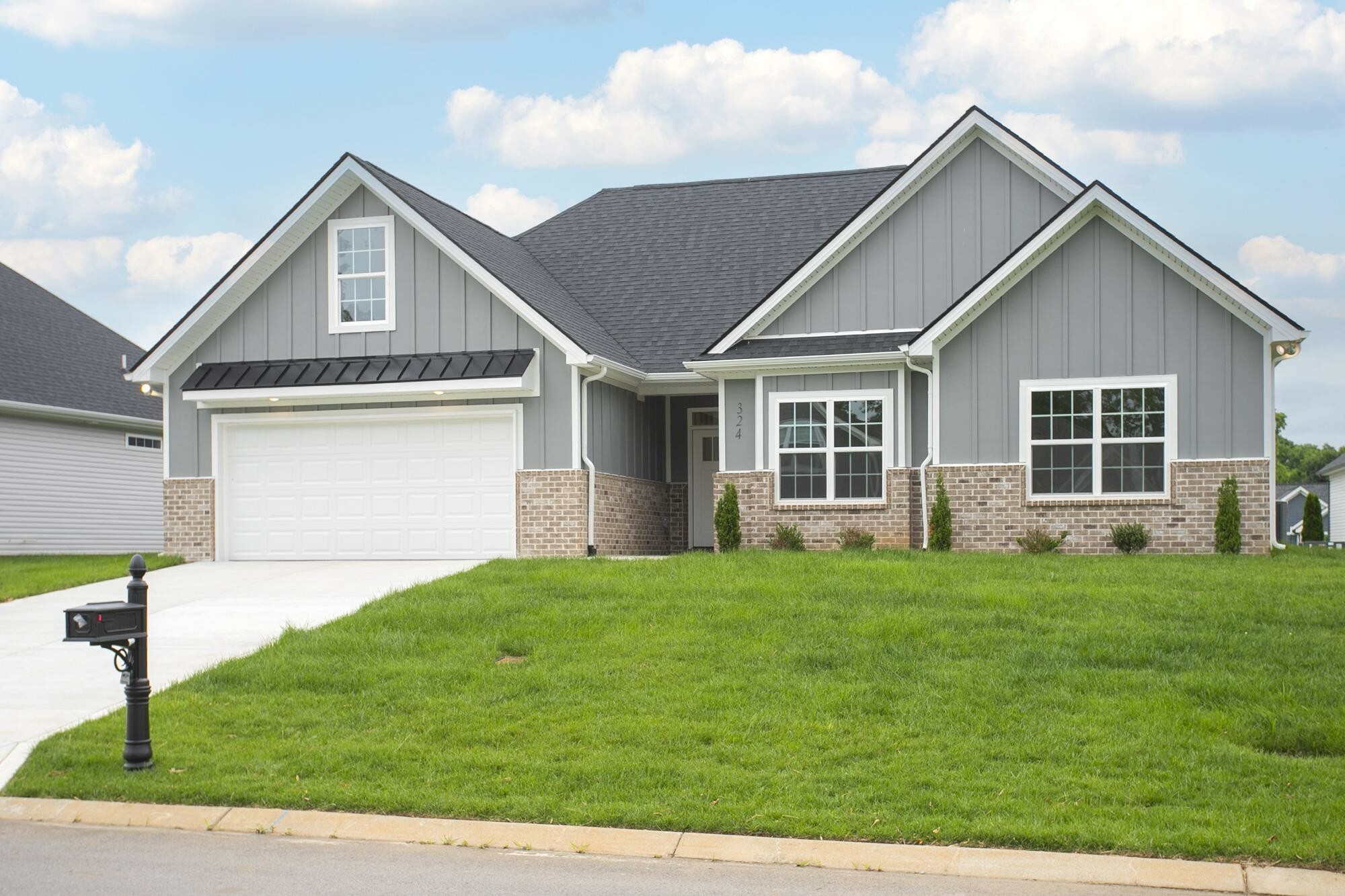 Property Photo: 324 Fieldstone Ln TN 37172