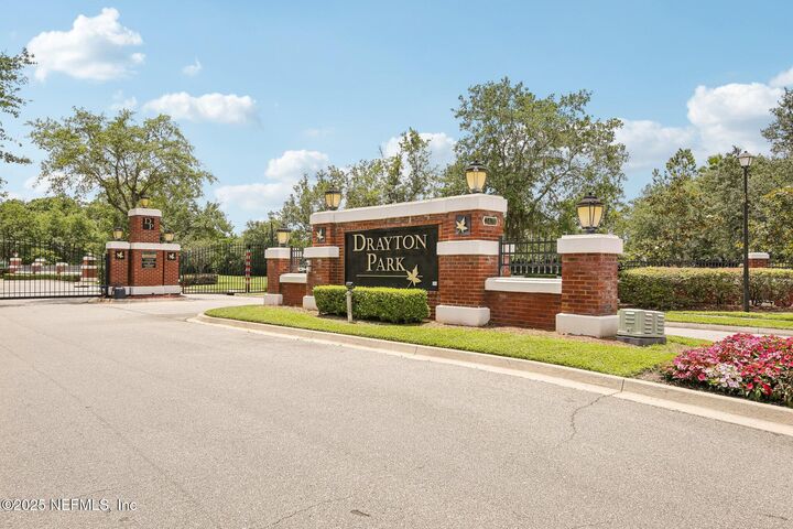 Property Photo: 3566 Twisted Tree Lane FL 32216