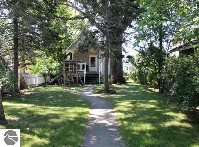 Property Photo:  829 E Eighth  MI 49686 