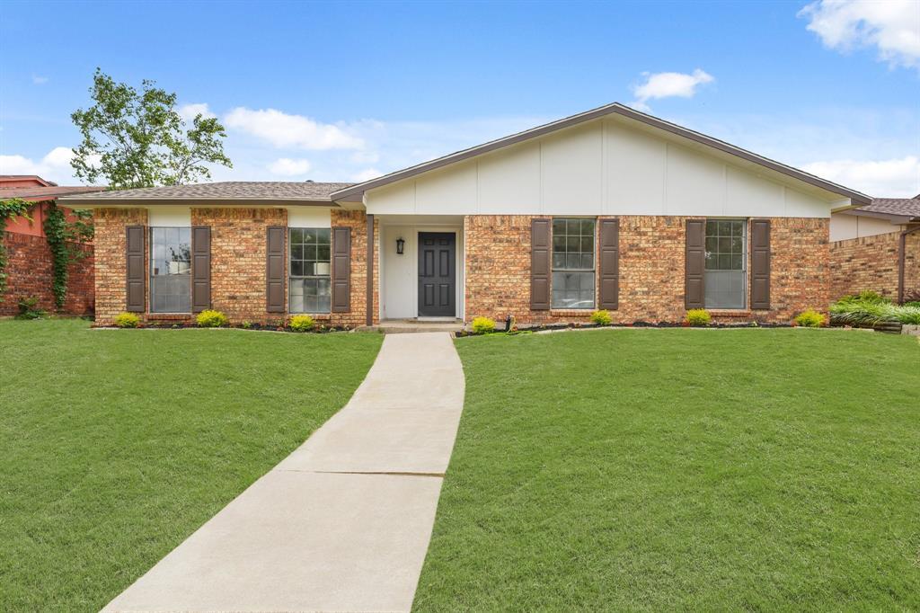 Property Photo: 7606 Ashcrest Lane TX 75249
