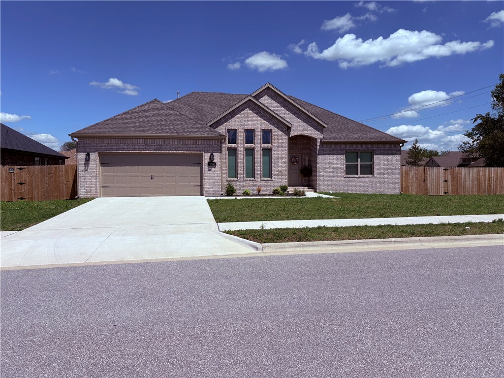 Property Photo: 2704 N Bailey Street AR 72761