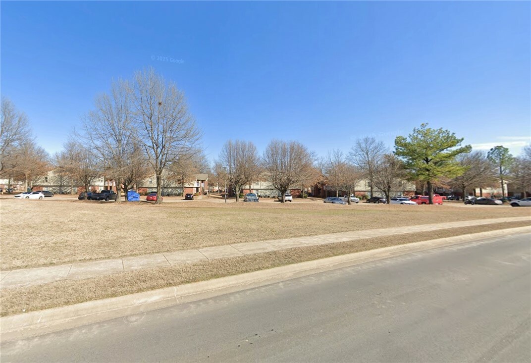 Property Photo: 333 N Dixieland Road AR 72745