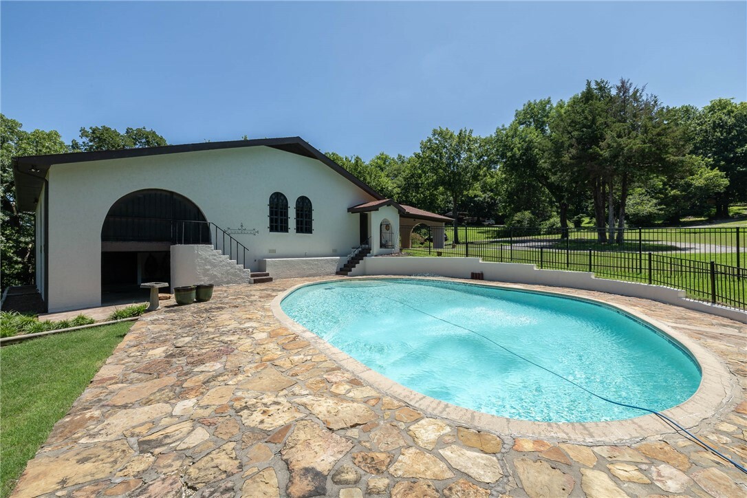 Property Photo: 363 E Ralston Street AR 72730