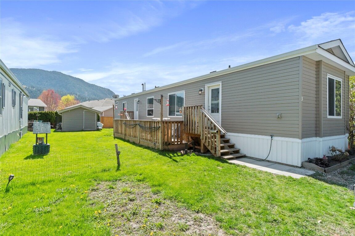 Property Photo:  504 Pine Street 3  BC V0E 1M0 