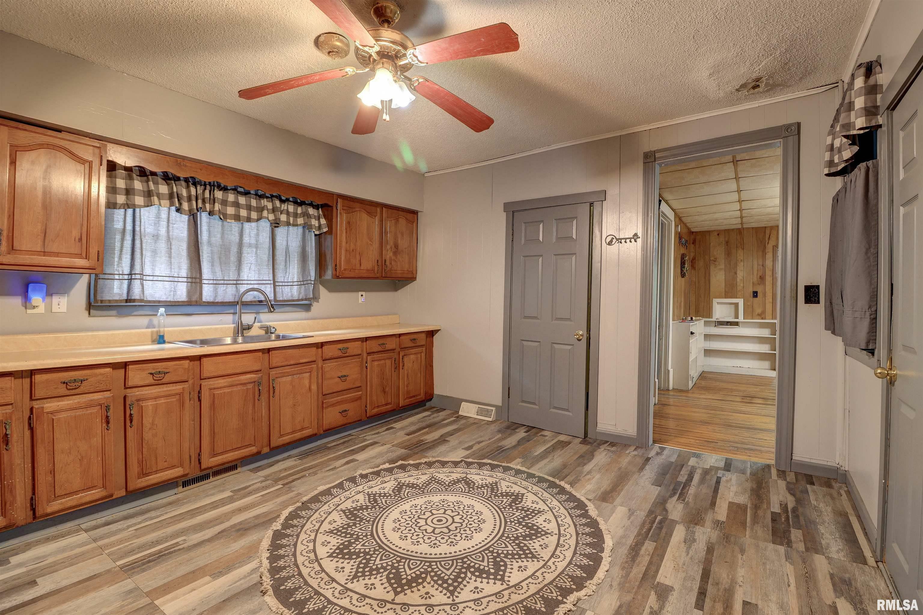 Property Photo: 627 5th Avenue South IA 52732