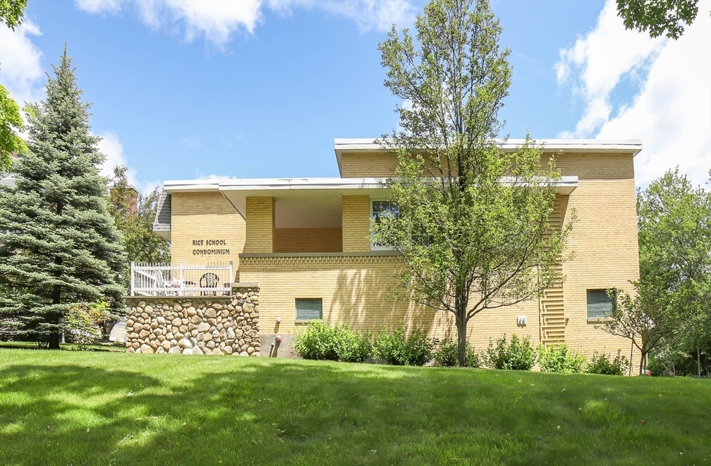 Property Photo:  48 Phillips Rd 14  MA 01520 