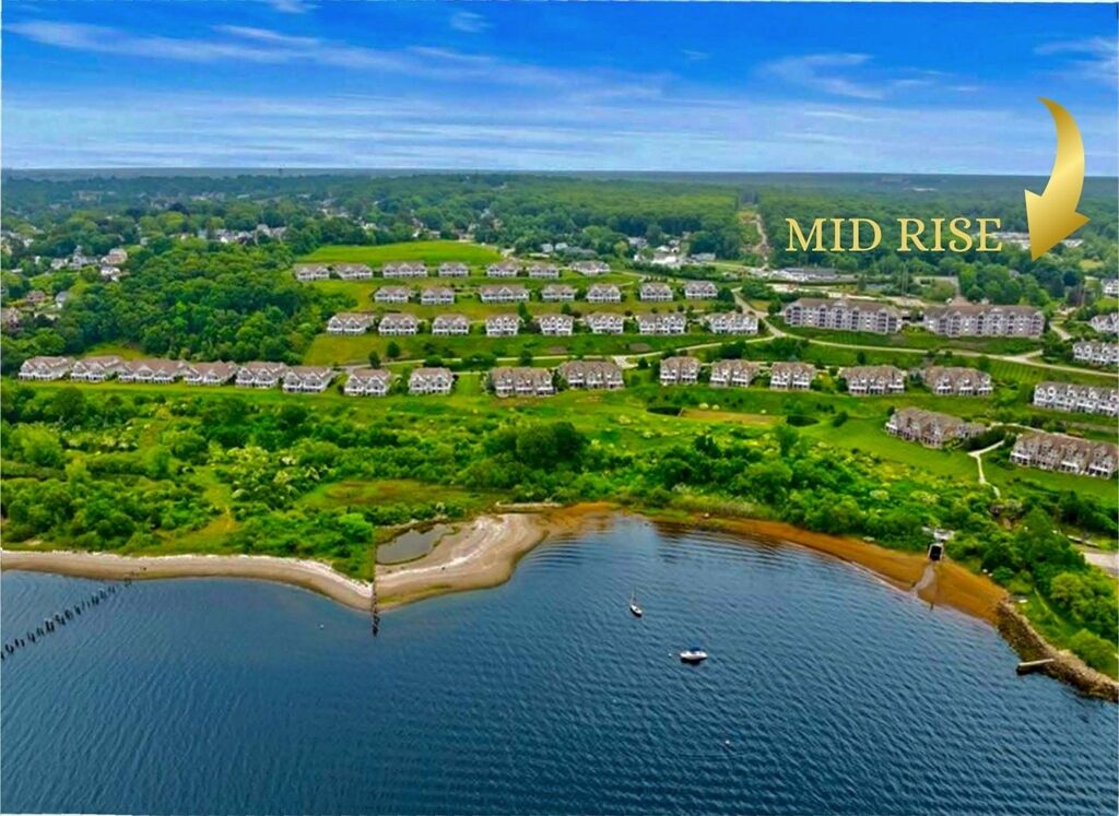 Property Photo:  71 Starboard Dr 170  RI 02878 