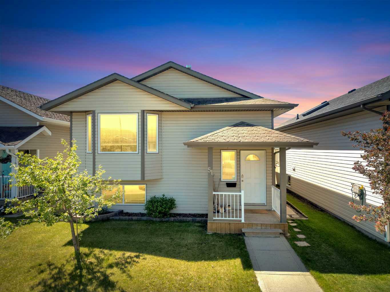 51 Doherty Close  Red Deer AB T4R 3G1 photo