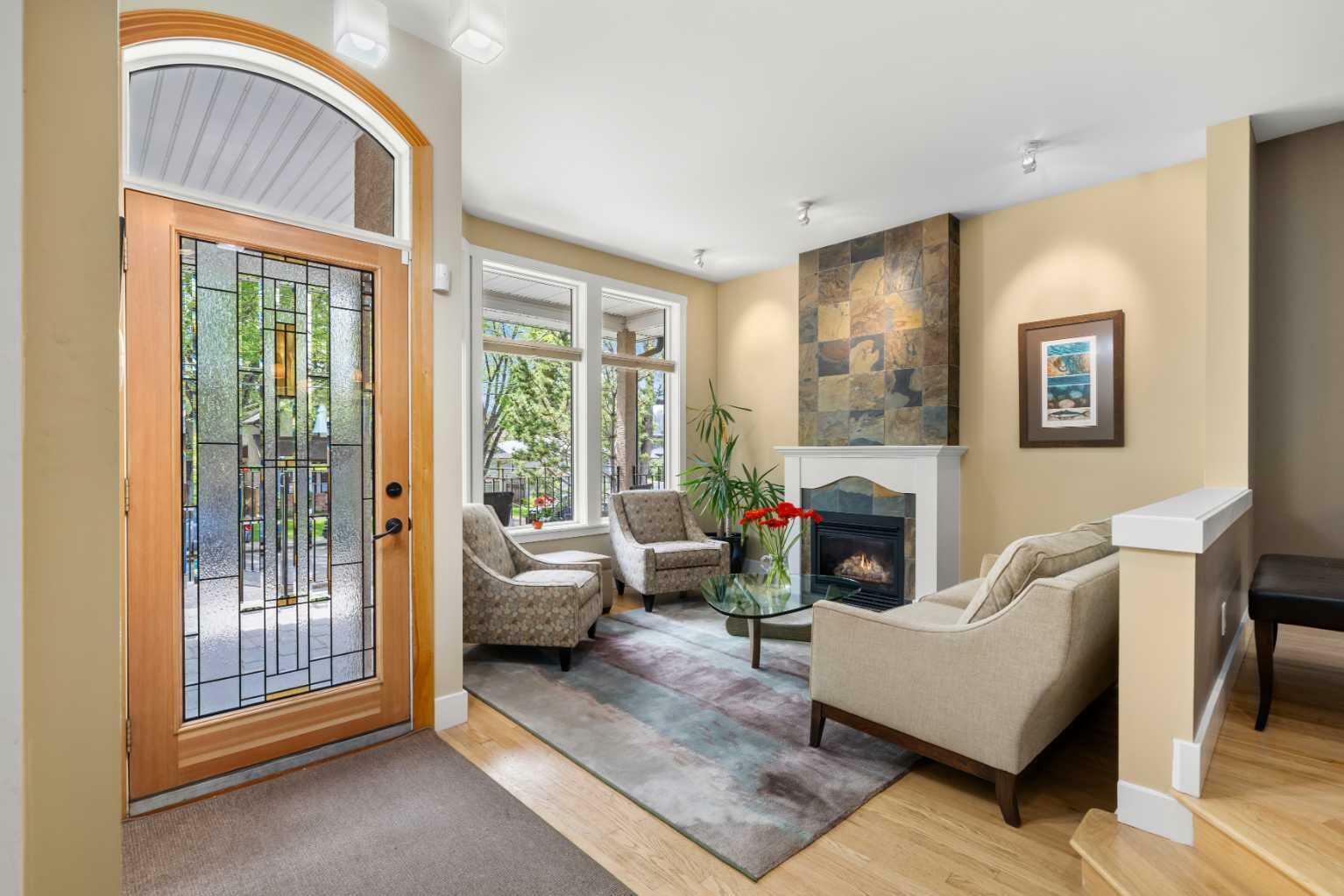 Photo de la propriété: 2732 7 Avenue NW AB T2N 1A7